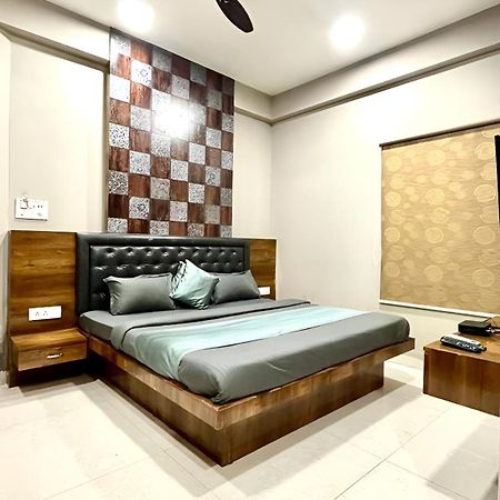 Hotel Evanka Indore Exterior photo