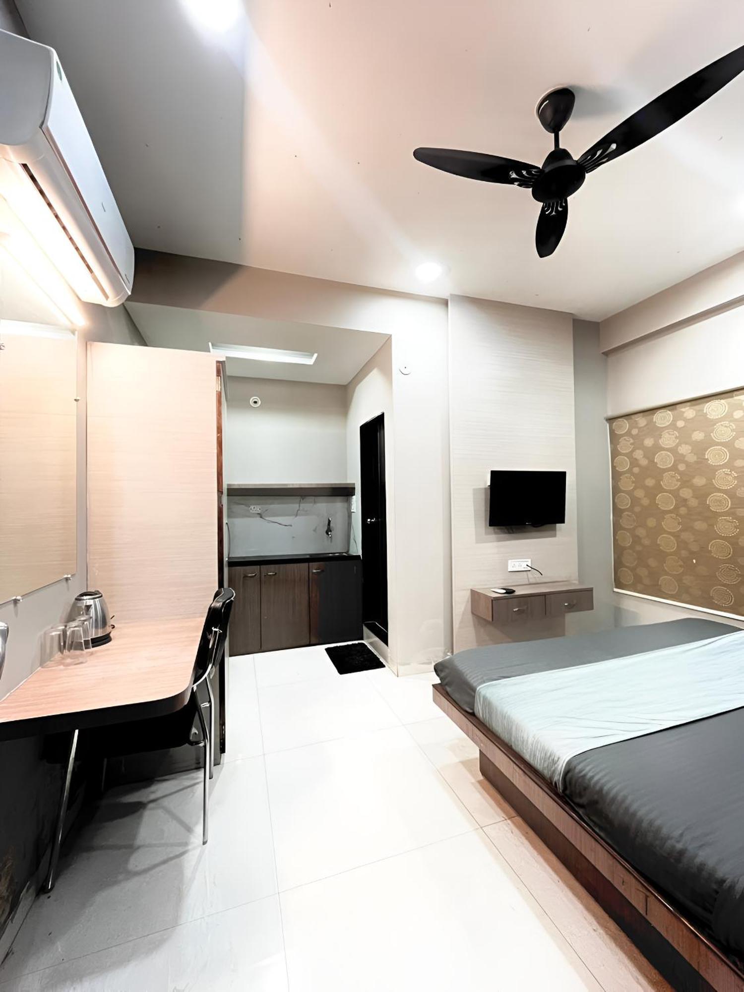 Hotel Evanka Indore Exterior photo